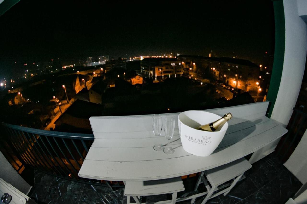 Turcoazlux Apartments Oradea Exteriér fotografie